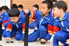 小學(xué)生走進社會大課堂，開啟傳統(tǒng)文化之旅
